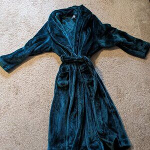 Plush women's bathrobe